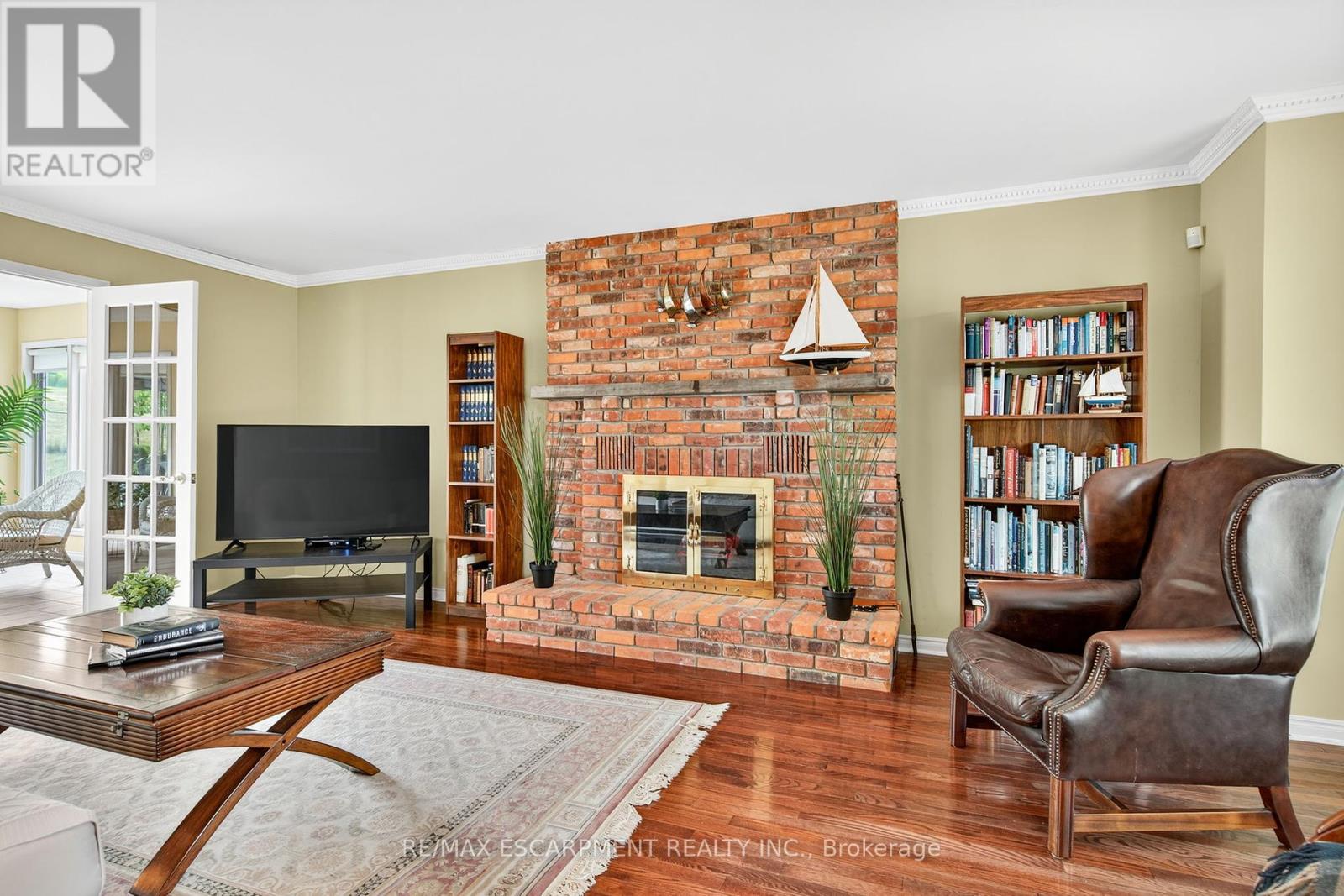 22 Weneil Drive, Hamilton, Ontario  L8B 0Z6 - Photo 24 - X12416384