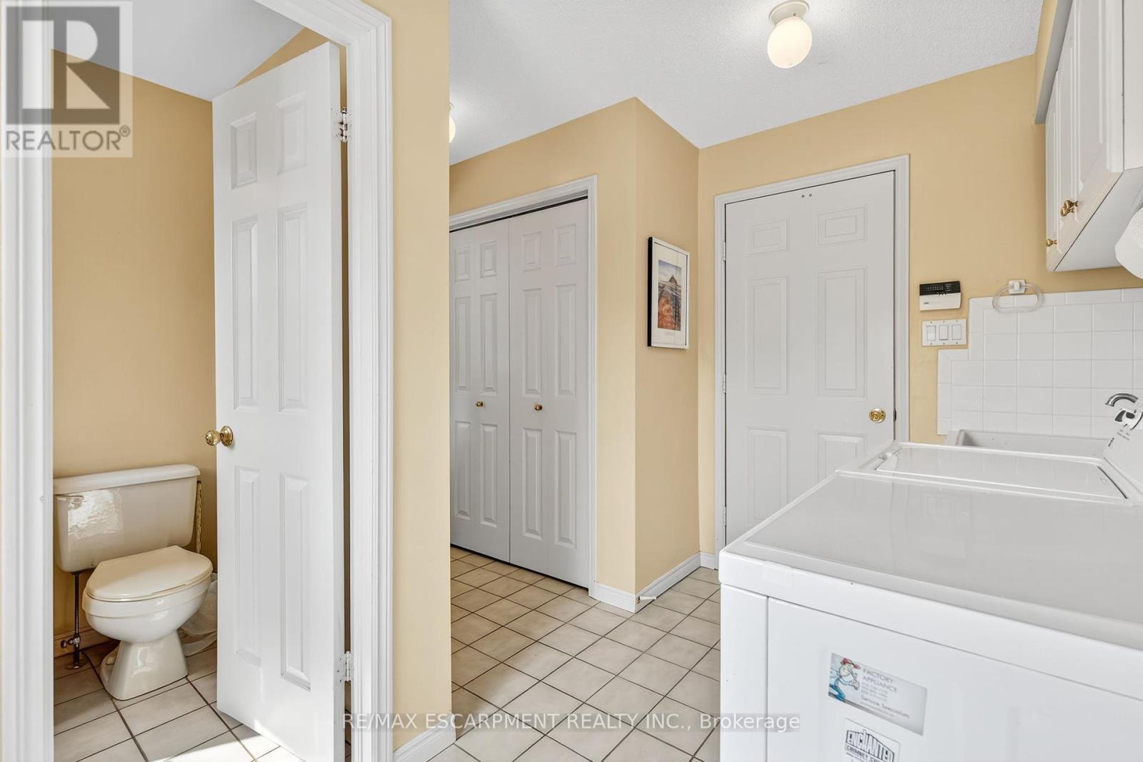 22 Weneil Drive, Hamilton, Ontario  L8B 0Z6 - Photo 27 - X12416384