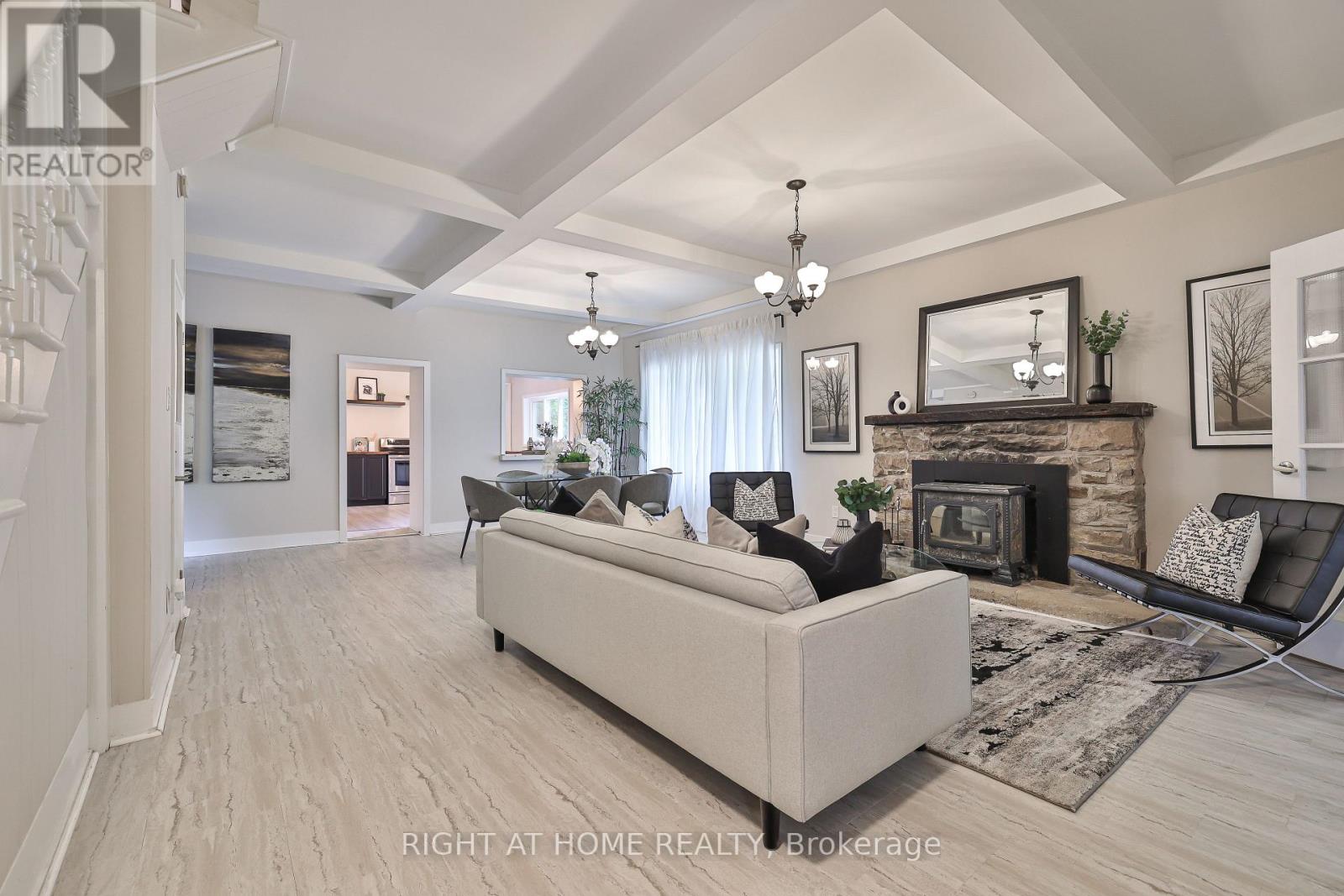 998 Sulphur Springs, Hamilton, Ontario  L9H 5E3 - Photo 11 - X12416448