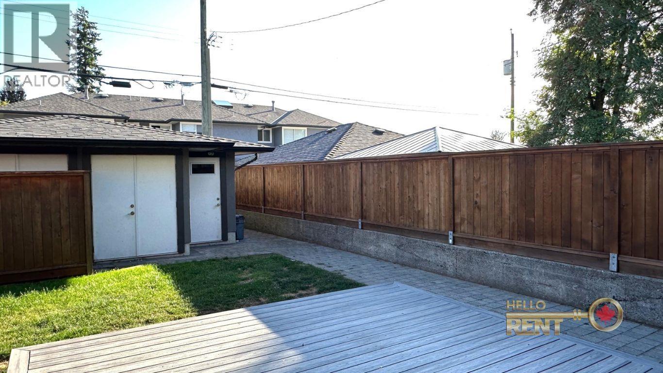 233 W 18th Street, North Vancouver, British Columbia  V7M 1W7 - Photo 28 - R3050219