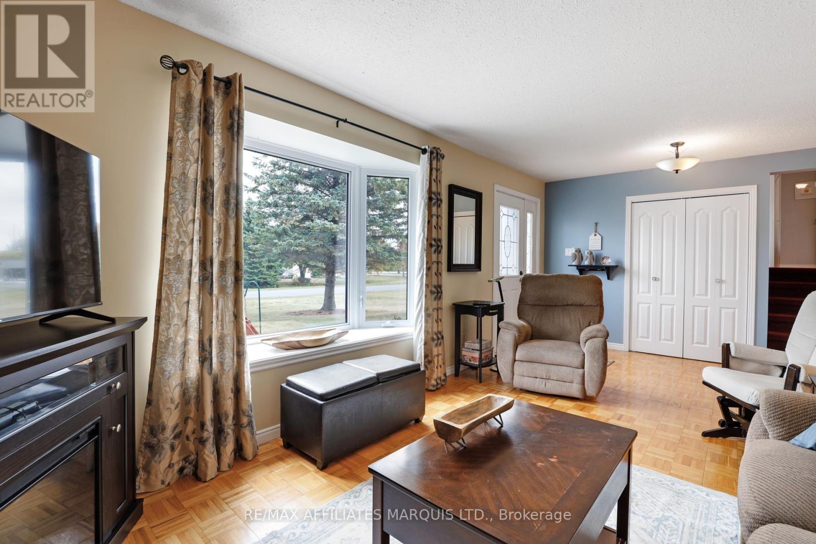 3294 St John Street N, North Stormont, Ontario  K0C 1E0 - Photo 9 - X12416501