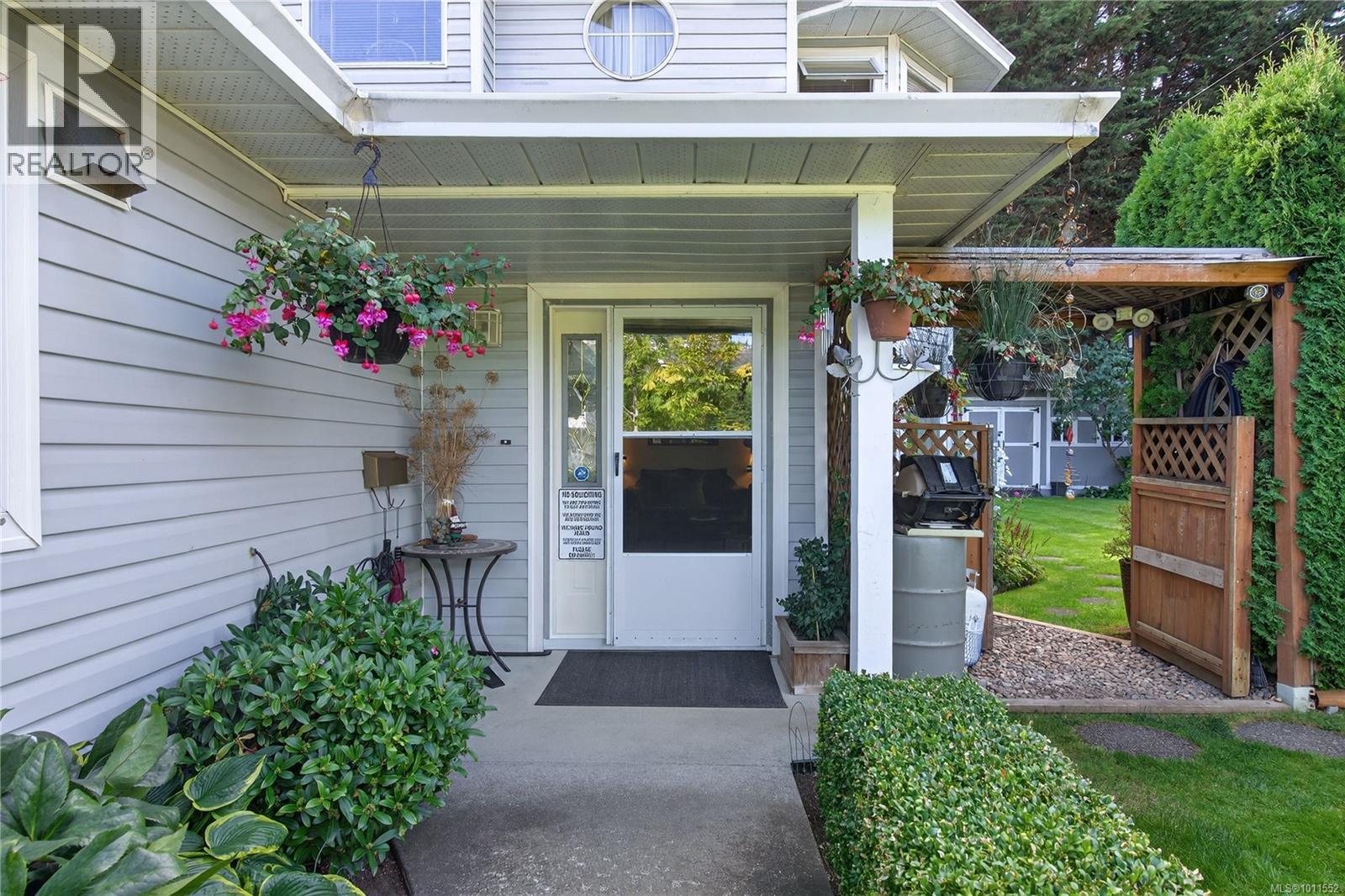 2852 Santana Dr, Langford, British Columbia  V9B 5B2 - Photo 2 - 1011552