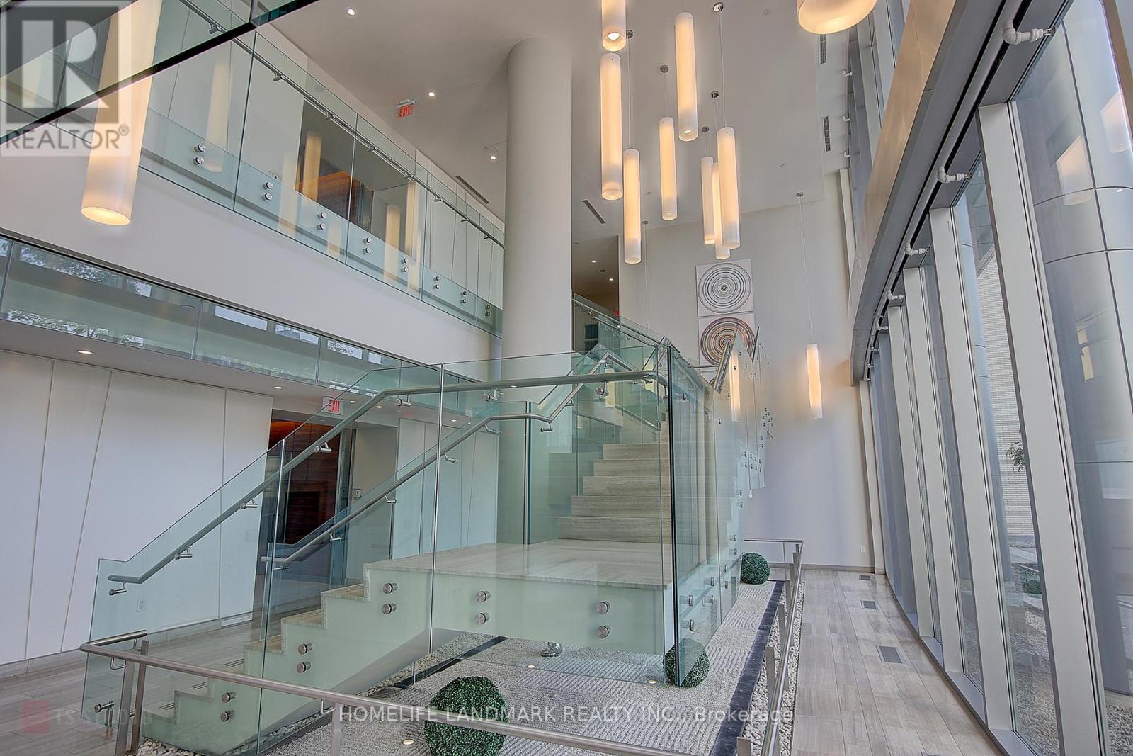 1006 - 70 Forest Manor Road, Toronto, Ontario  M2J 0A9 - Photo 3 - C12416504