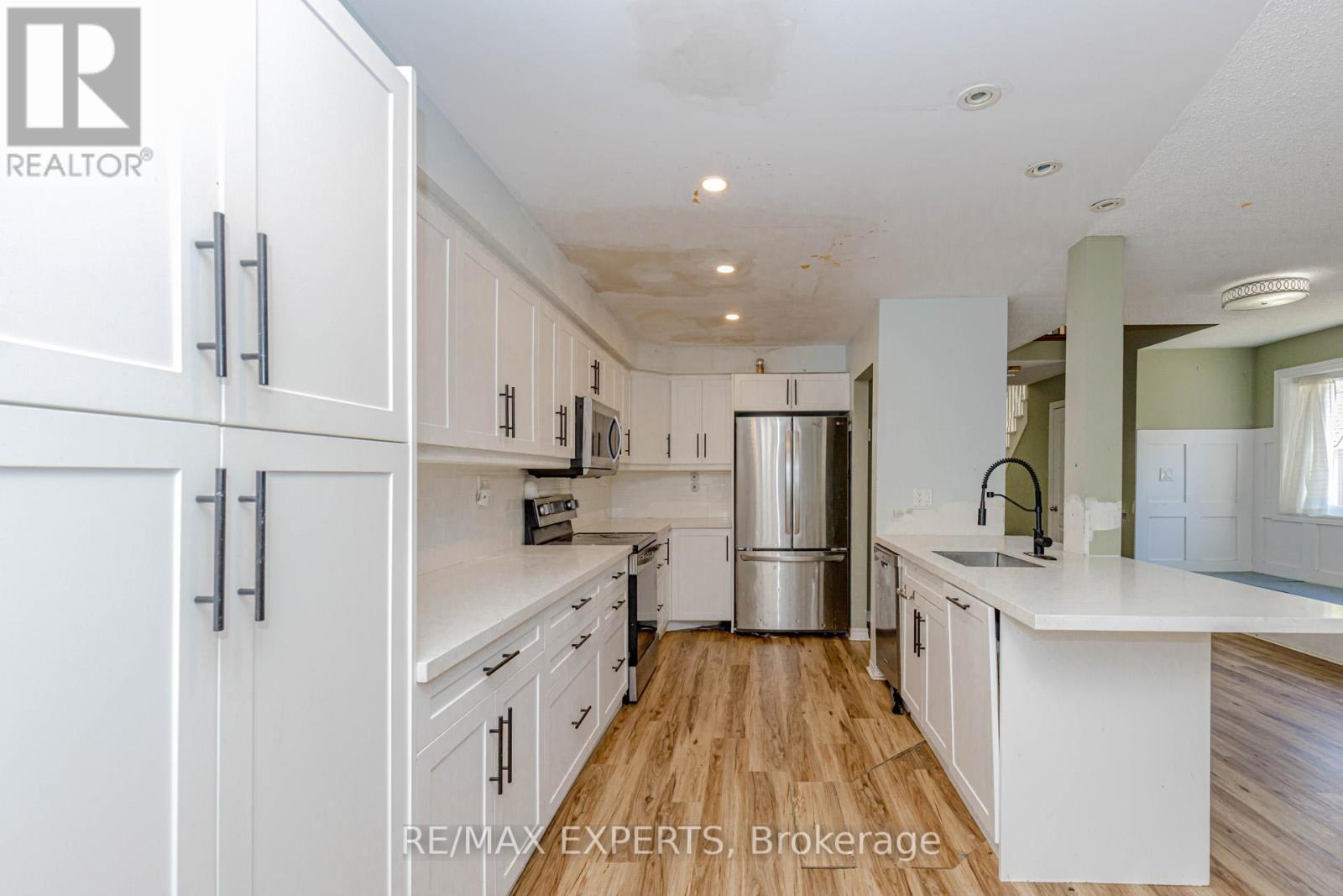 17b - 1084 Queen Street W, Mississauga, Ontario  L5H 4K4 - Photo 11 - W12416459