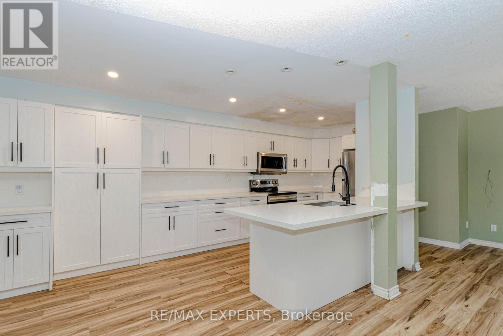 17b - 1084 Queen Street W, Mississauga, Ontario  L5H 4K4 - Photo 9 - W12416459