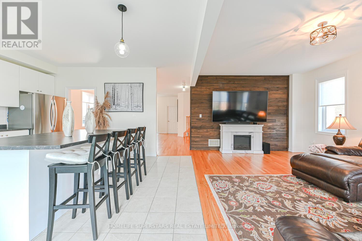 9 Academy Avenue, Wasaga Beach, Ontario  L9Z 1J4 - Photo 21 - S12416483