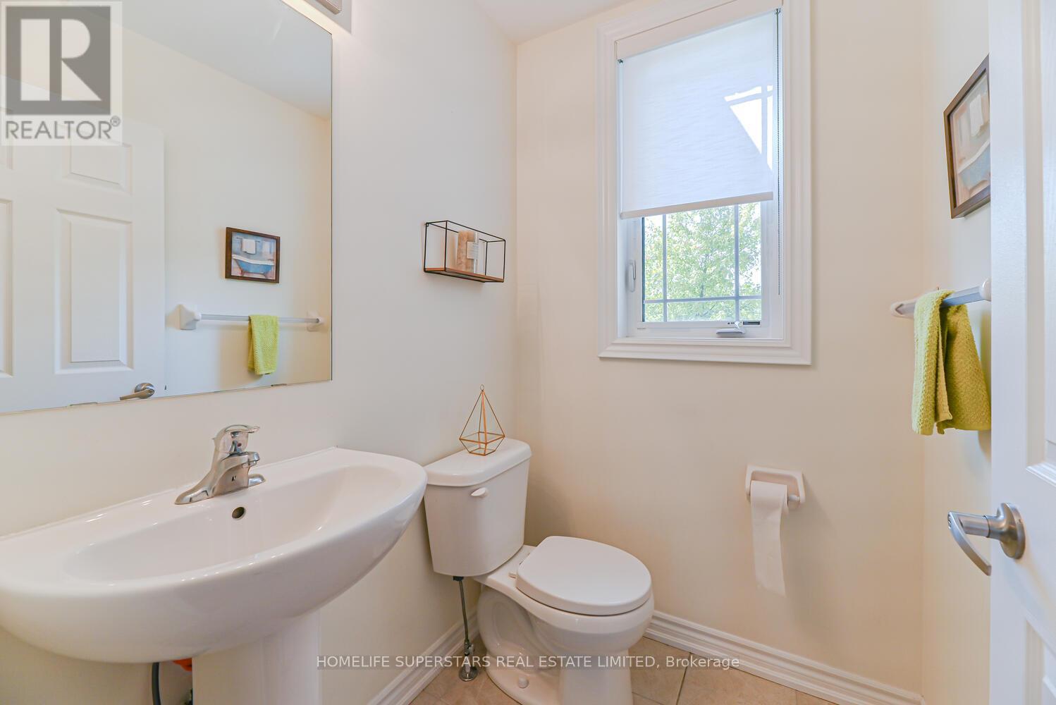 9 Academy Avenue, Wasaga Beach, Ontario  L9Z 1J4 - Photo 25 - S12416483