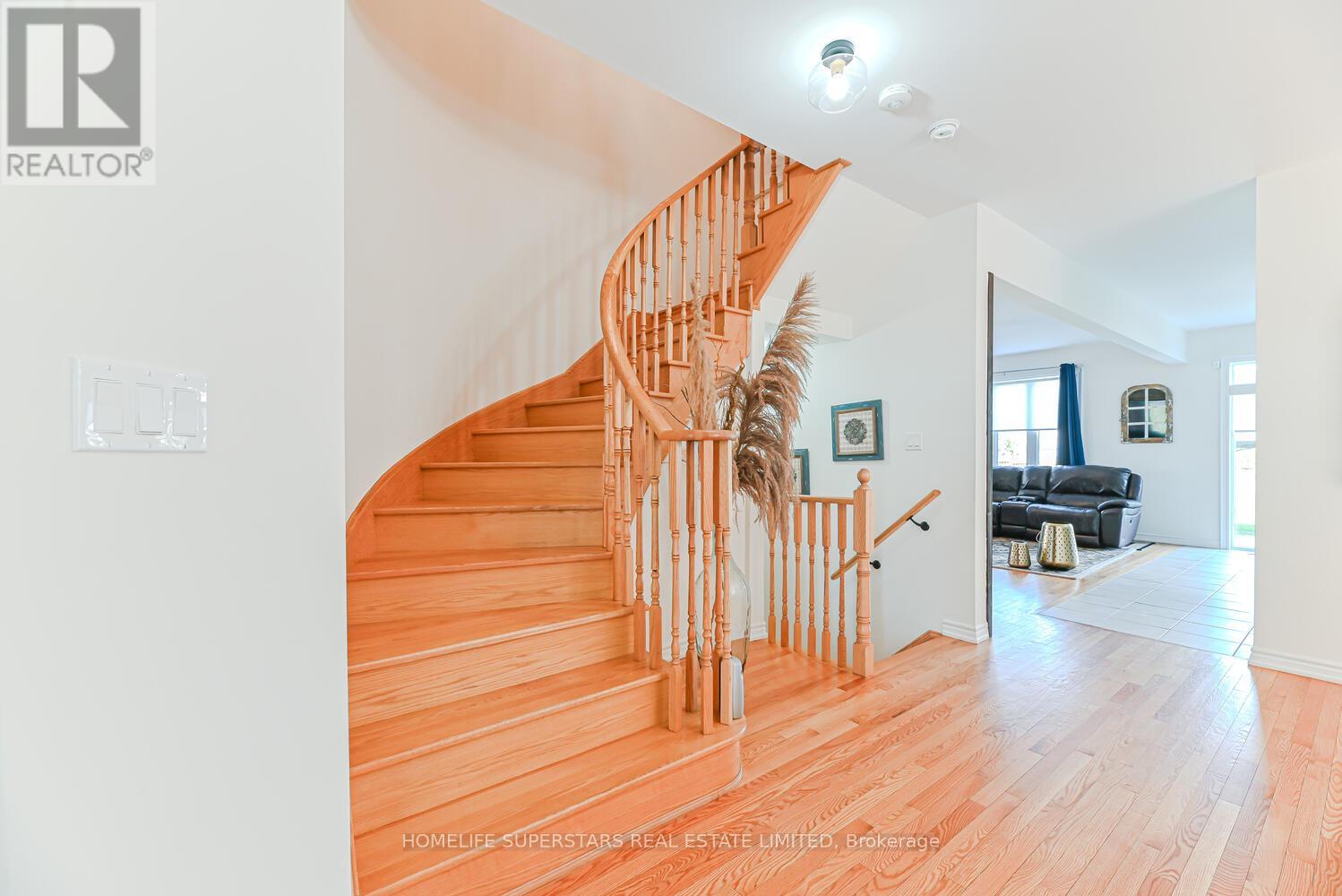 9 Academy Avenue, Wasaga Beach, Ontario  L9Z 1J4 - Photo 26 - S12416483