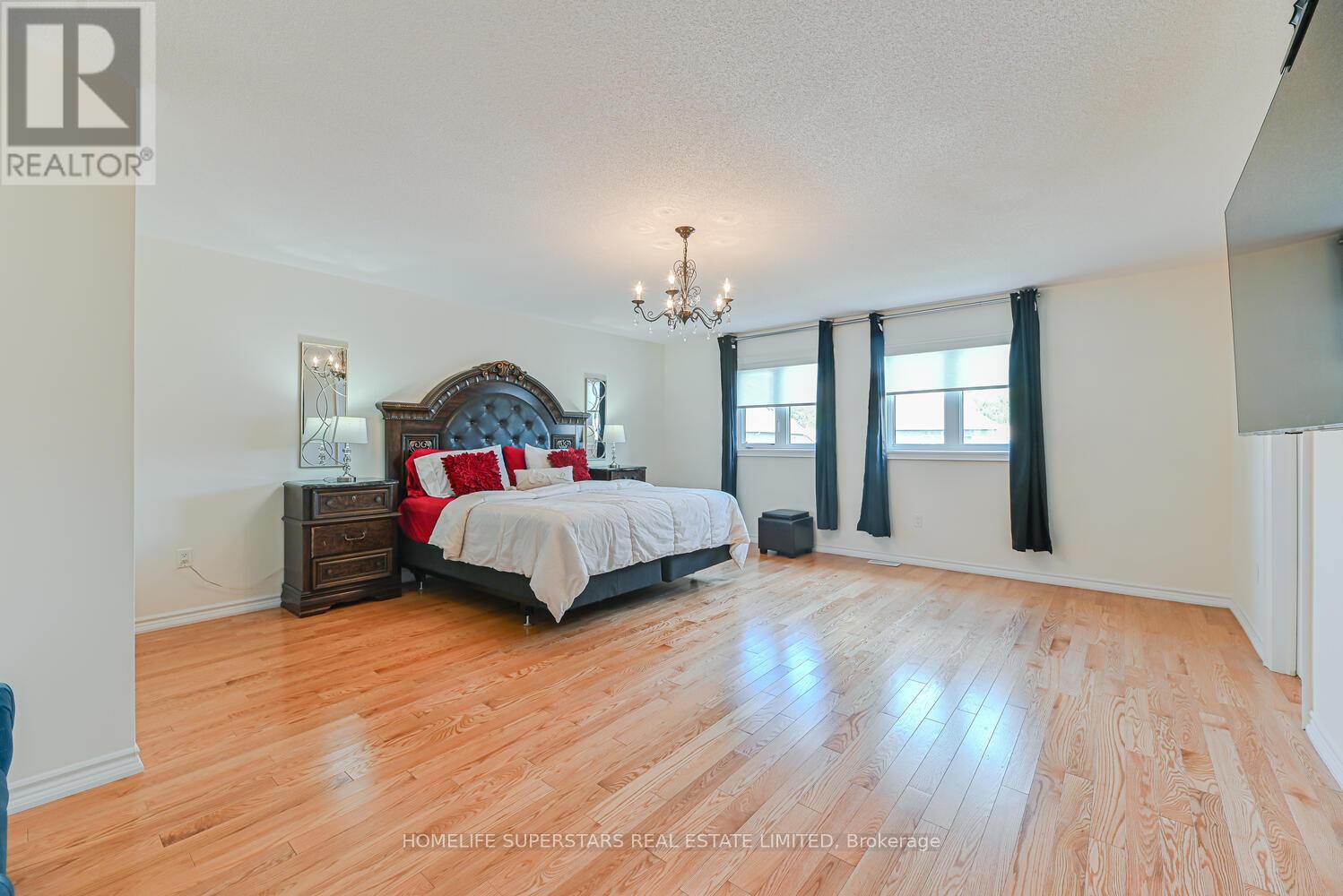 9 Academy Avenue, Wasaga Beach, Ontario  L9Z 1J4 - Photo 28 - S12416483