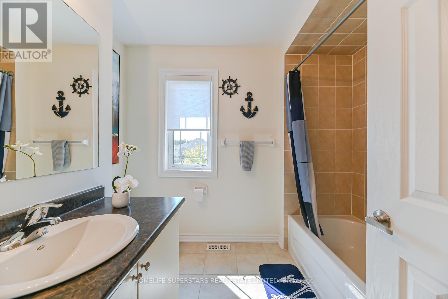 9 Academy Avenue, Wasaga Beach, Ontario  L9Z 1J4 - Photo 34 - S12416483