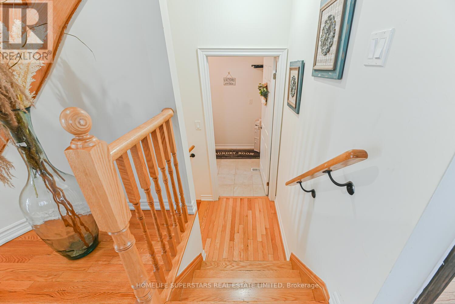 9 Academy Avenue, Wasaga Beach, Ontario  L9Z 1J4 - Photo 40 - S12416483