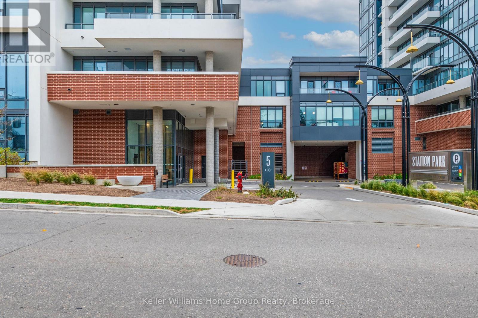 208 - 5 Wellington Street S, Kitchener, Ontario  N2E 0E3 - Photo 5 - X12416546