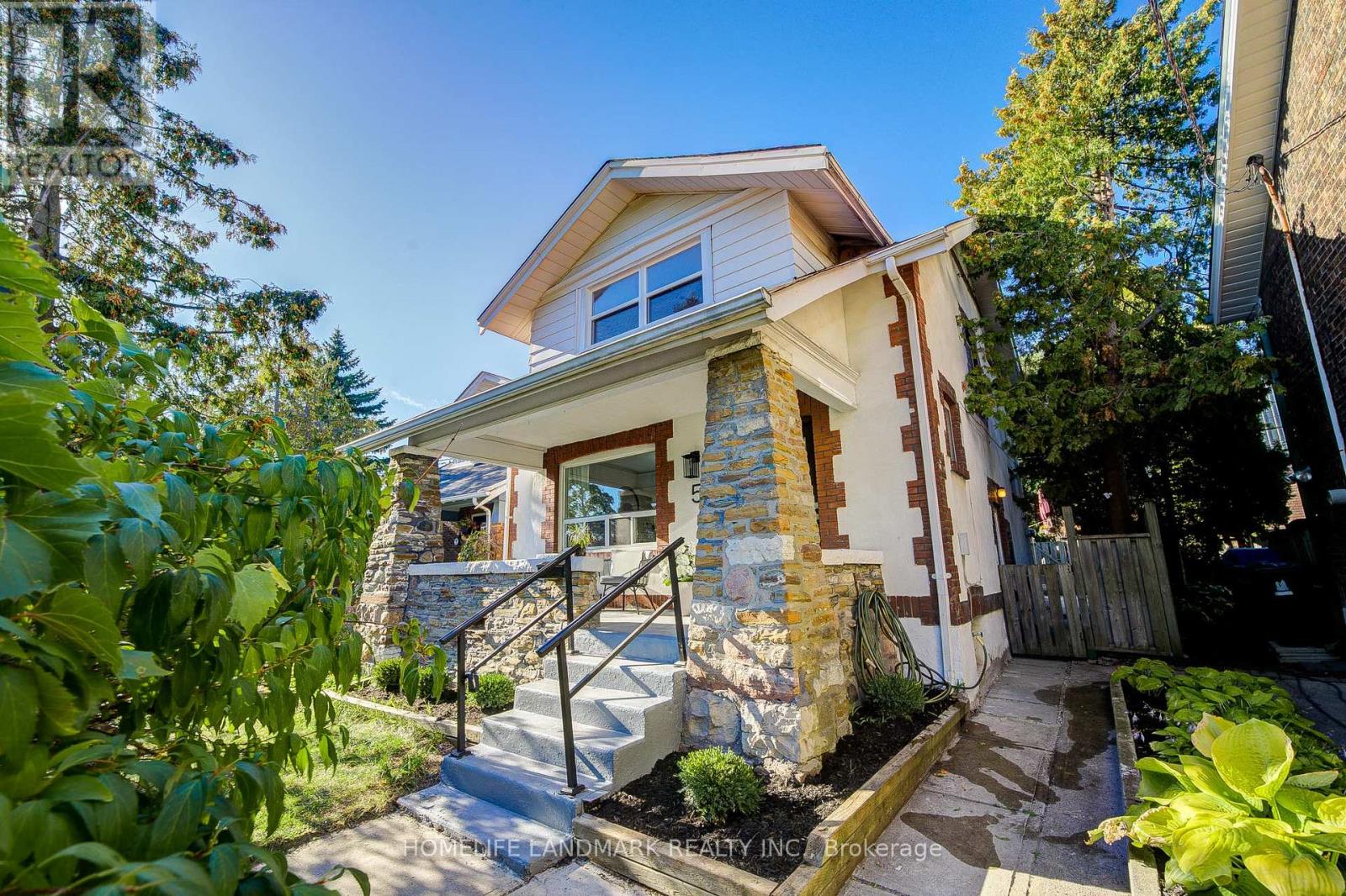 5 Beachview Crescent, Toronto (East End-Danforth), Ontario  M4E 2L4 - Photo 3 - E12408269