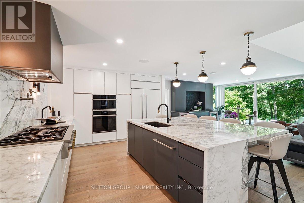 1100 Cedar Grove Boulevard, Oakville, Ontario  L6J 2C4 - Photo 13 - W12416487