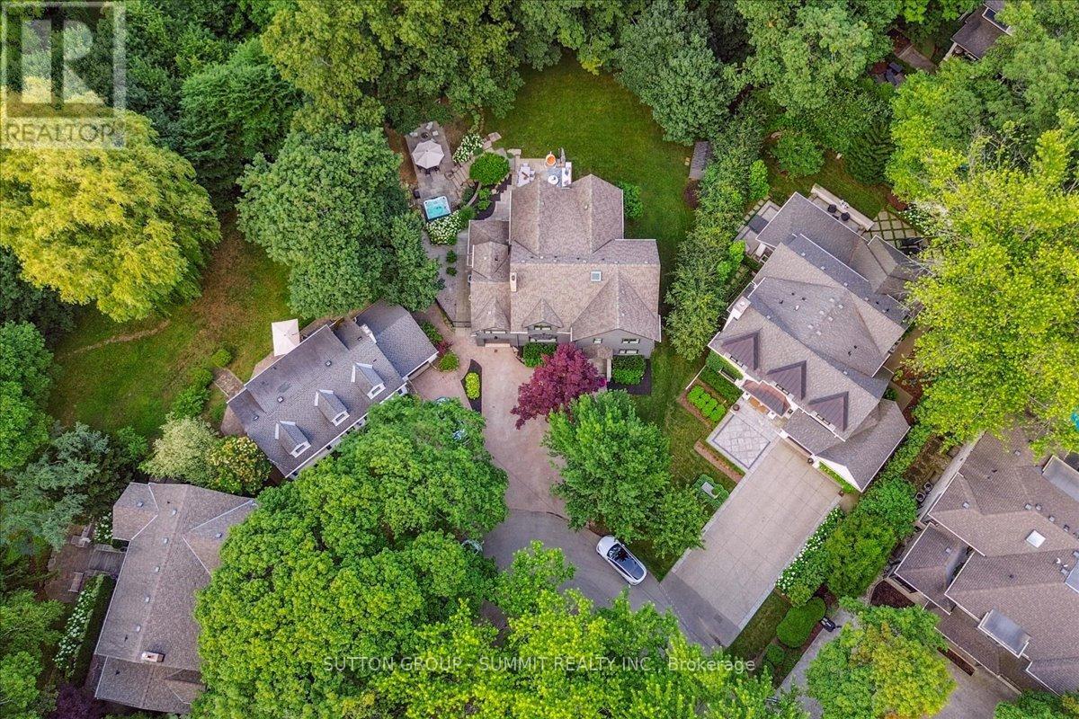 1100 Cedar Grove Boulevard, Oakville, Ontario  L6J 2C4 - Photo 2 - W12416487