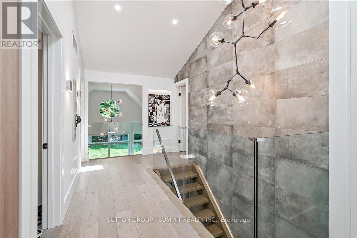 1100 Cedar Grove Boulevard, Oakville, Ontario  L6J 2C4 - Photo 25 - W12416487