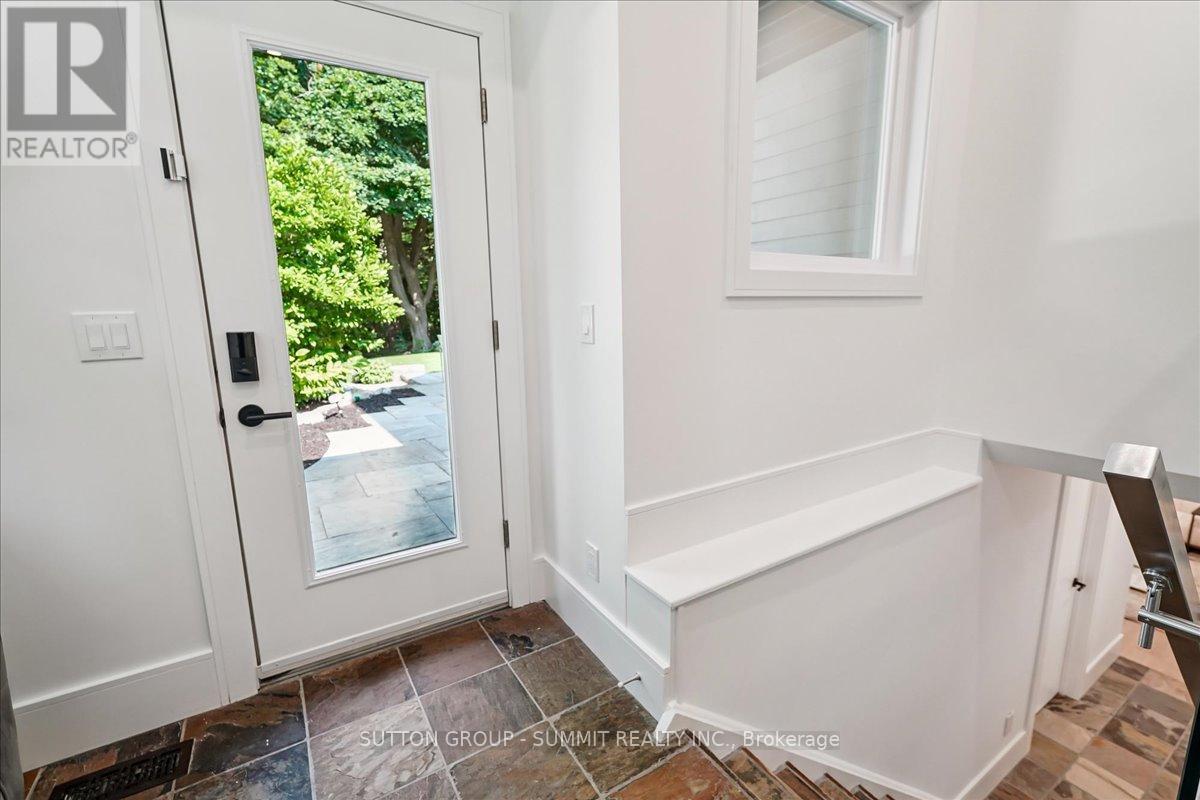 1100 Cedar Grove Boulevard, Oakville, Ontario  L6J 2C4 - Photo 36 - W12416487