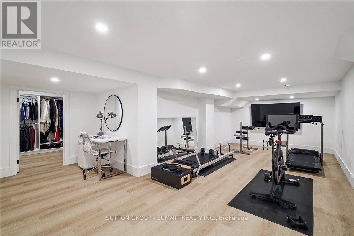 1100 Cedar Grove Boulevard, Oakville, Ontario  L6J 2C4 - Photo 38 - W12416487