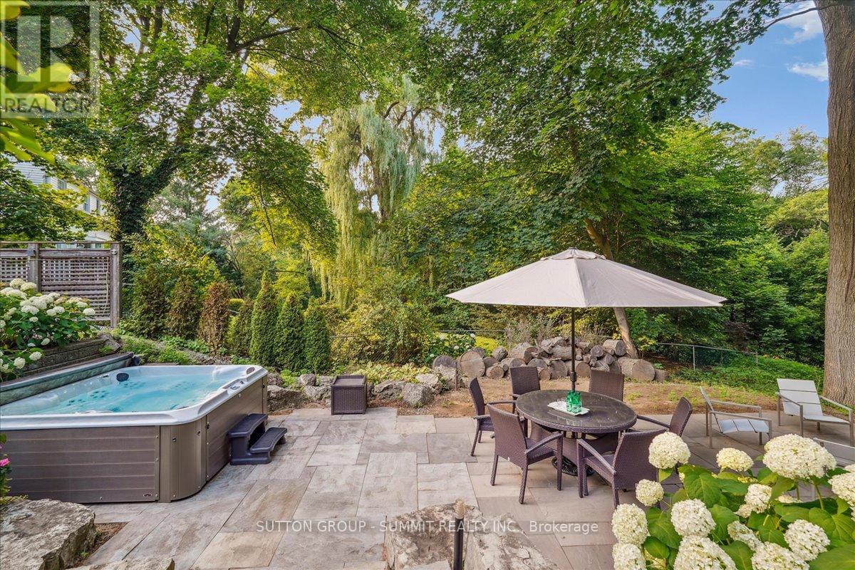 1100 Cedar Grove Boulevard, Oakville, Ontario  L6J 2C4 - Photo 42 - W12416487