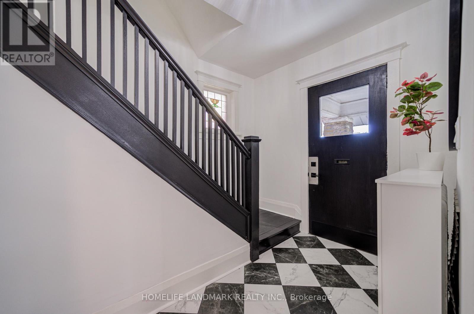 5 Beachview Crescent, Toronto (East End-Danforth), Ontario  M4E 2L4 - Photo 7 - E12408269