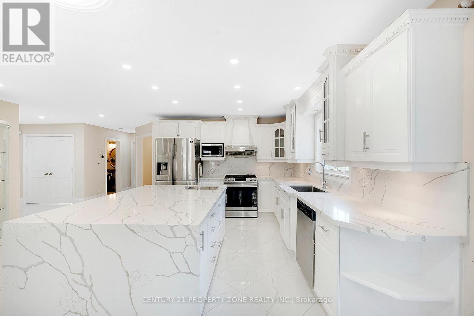 15 Royal York Court, Brant, Ontario  N0E 1N0 - Photo 18 - X12416474