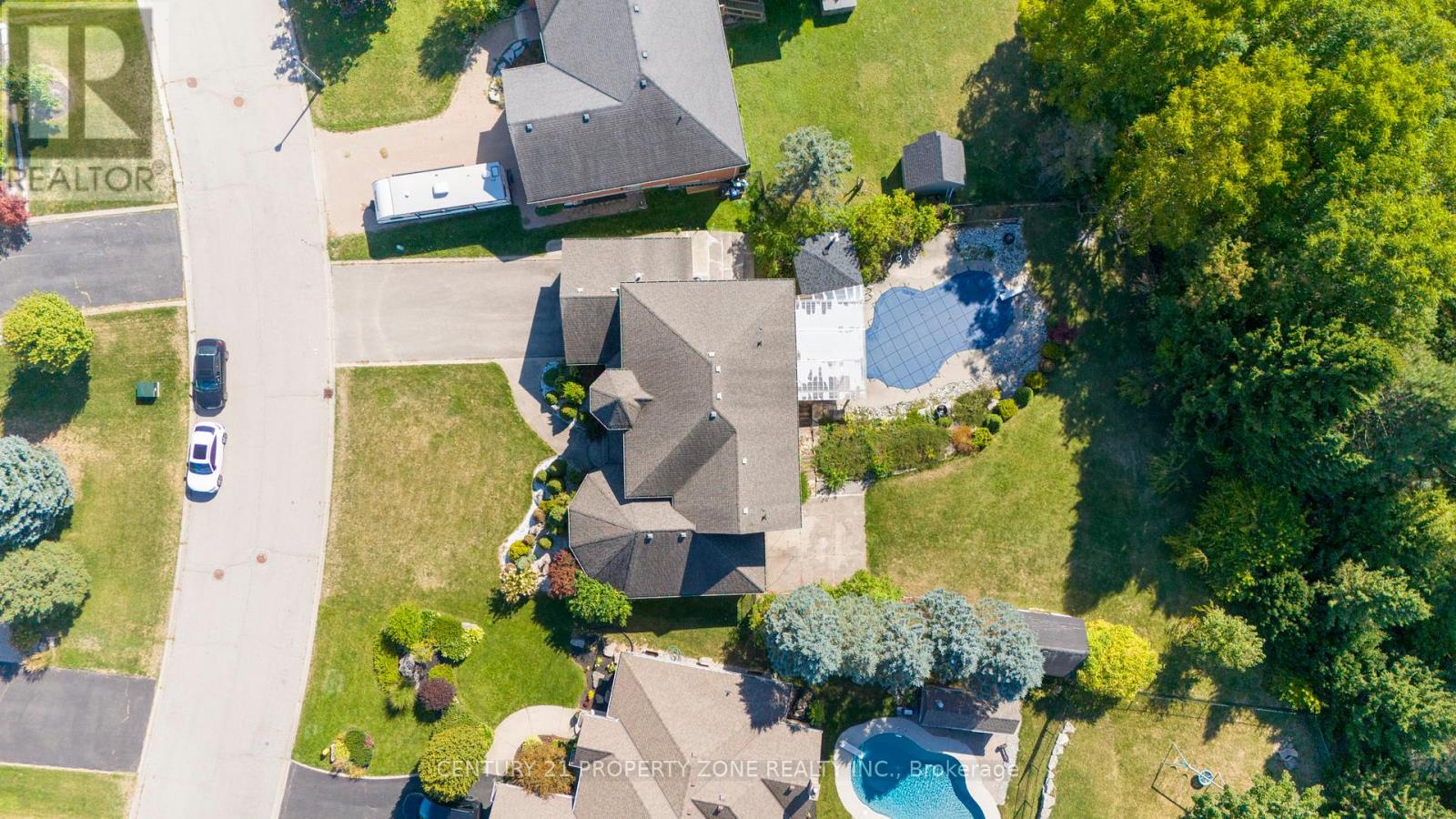15 Royal York Court, Brant, Ontario  N0E 1N0 - Photo 3 - X12416474