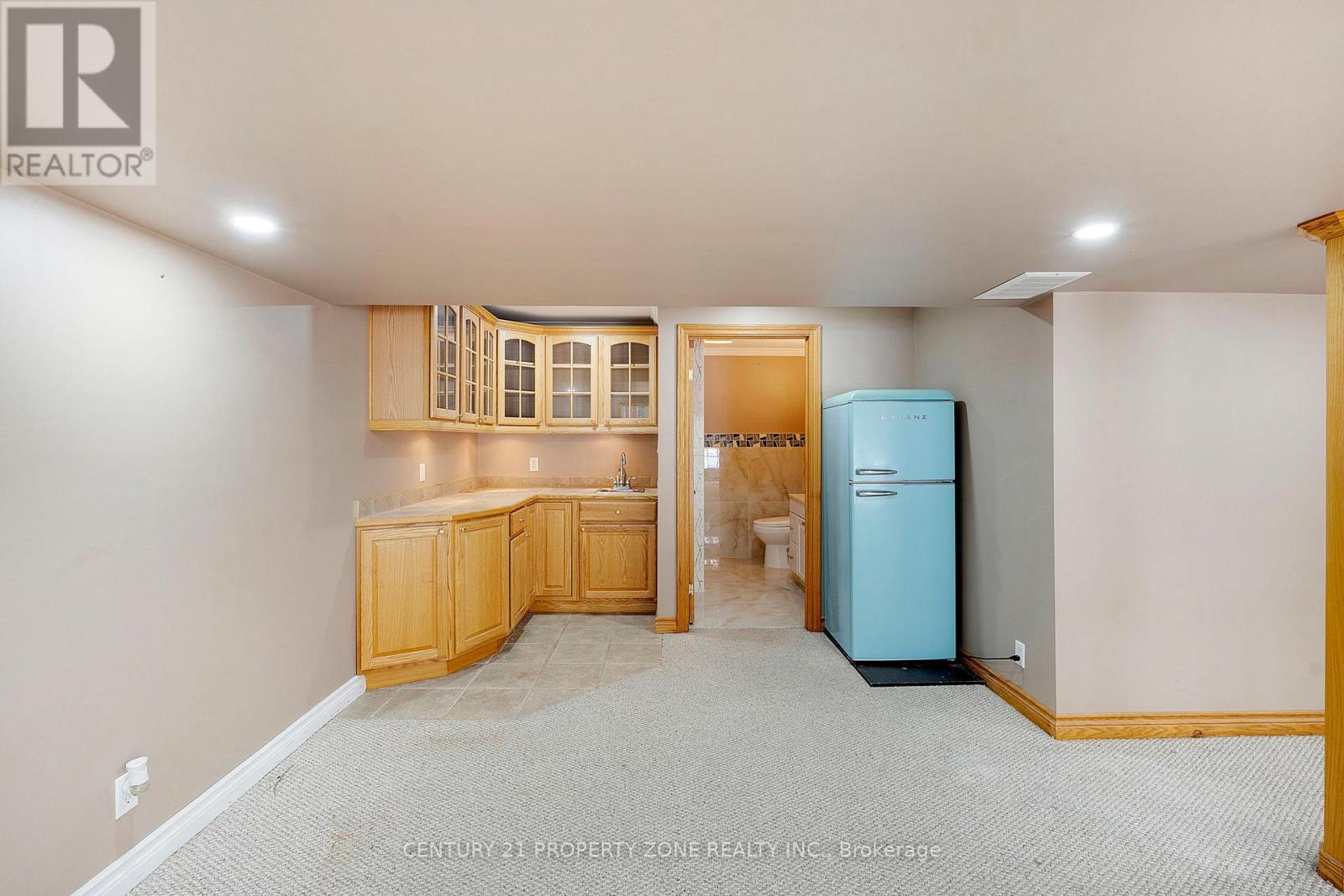 15 Royal York Court, Brant, Ontario  N0E 1N0 - Photo 31 - X12416474