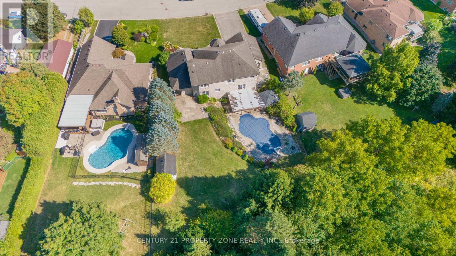 15 Royal York Court, Brant, Ontario  N0E 1N0 - Photo 4 - X12416474