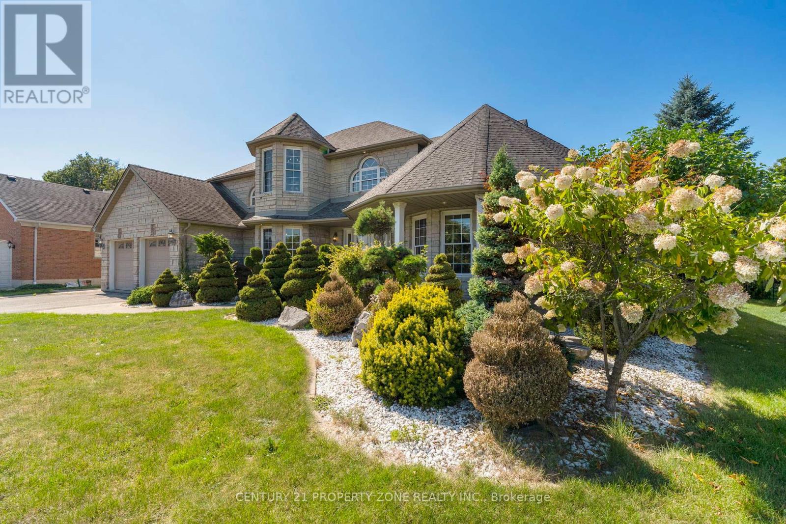 15 Royal York Court, Brant, Ontario  N0E 1N0 - Photo 40 - X12416474