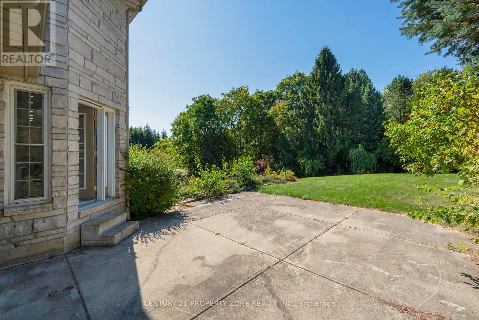 15 Royal York Court, Brant, Ontario  N0E 1N0 - Photo 42 - X12416474
