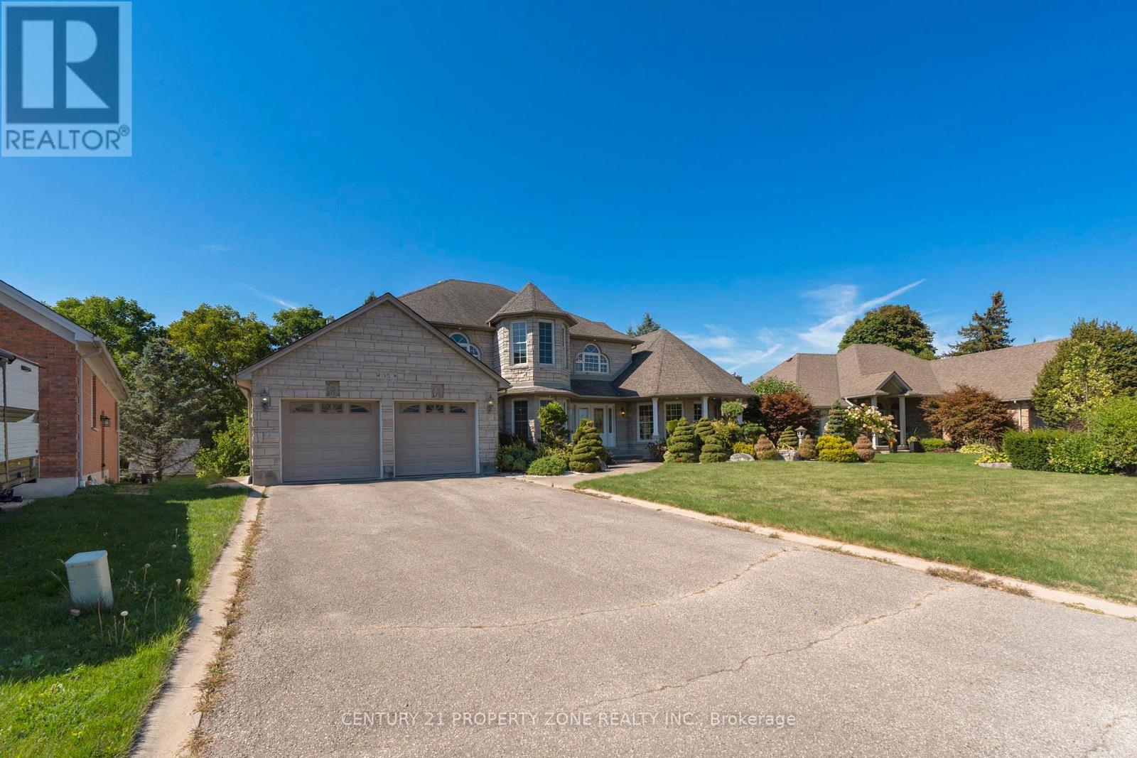 15 Royal York Court, Brant, Ontario  N0E 1N0 - Photo 6 - X12416474