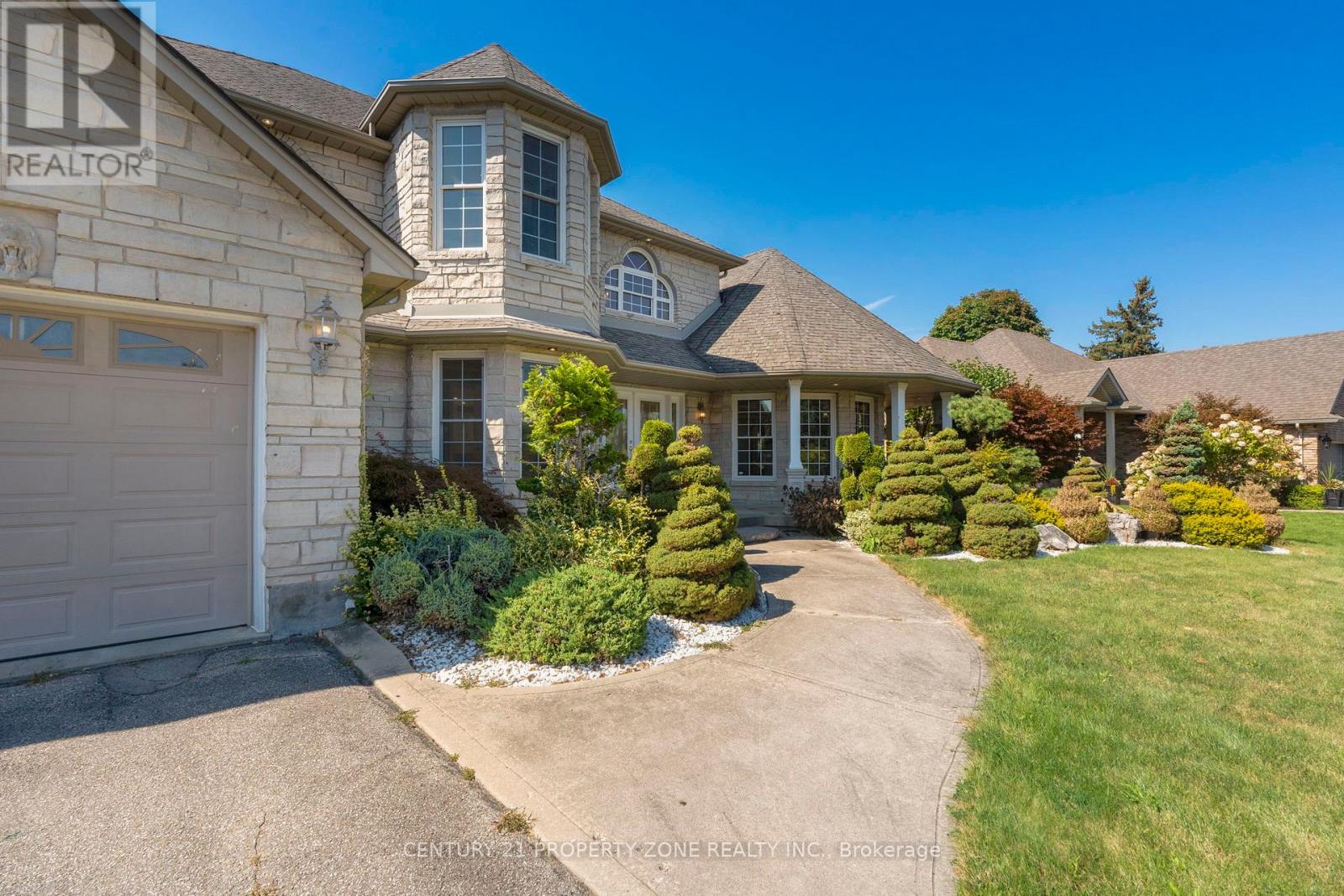 15 Royal York Court, Brant, Ontario  N0E 1N0 - Photo 8 - X12416474