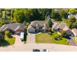 15 ROYAL YORK COURT, Brant, Ontario