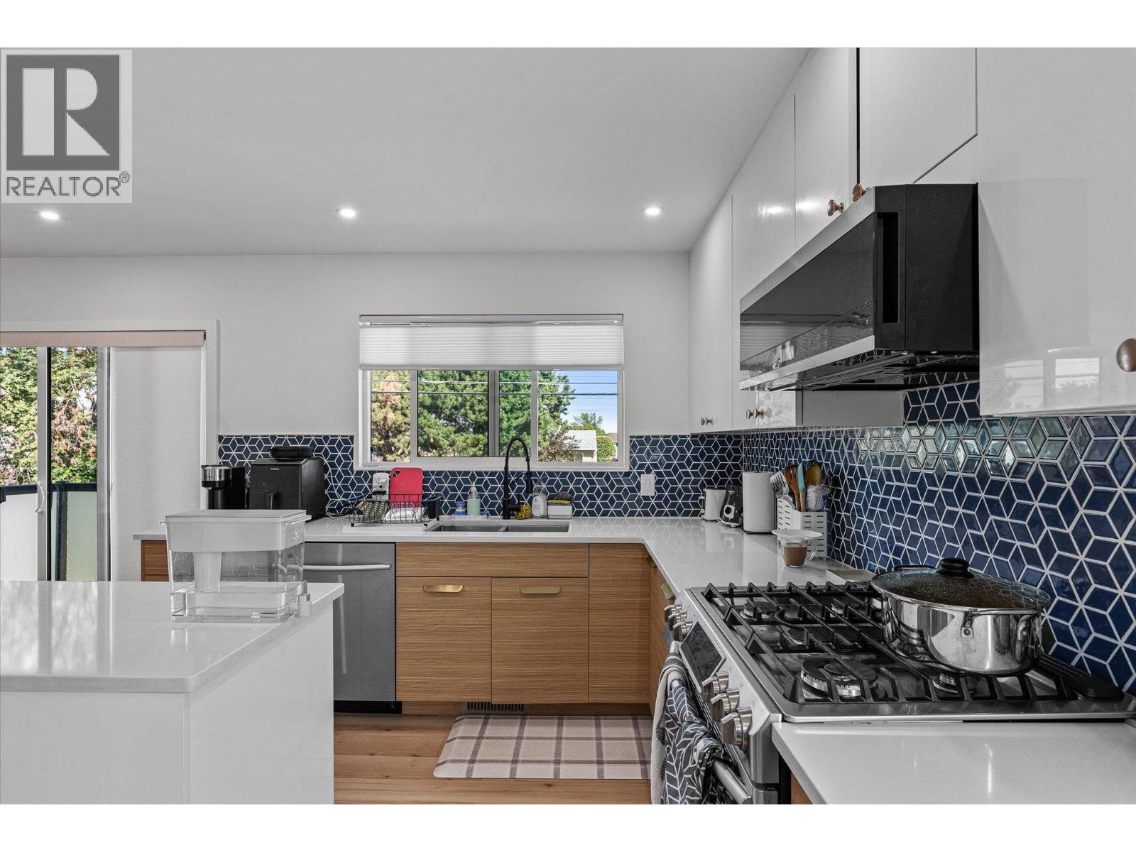 875 Belgo Road, Kelowna, British Columbia  V1X 3A8 - Photo 12 - 10362354