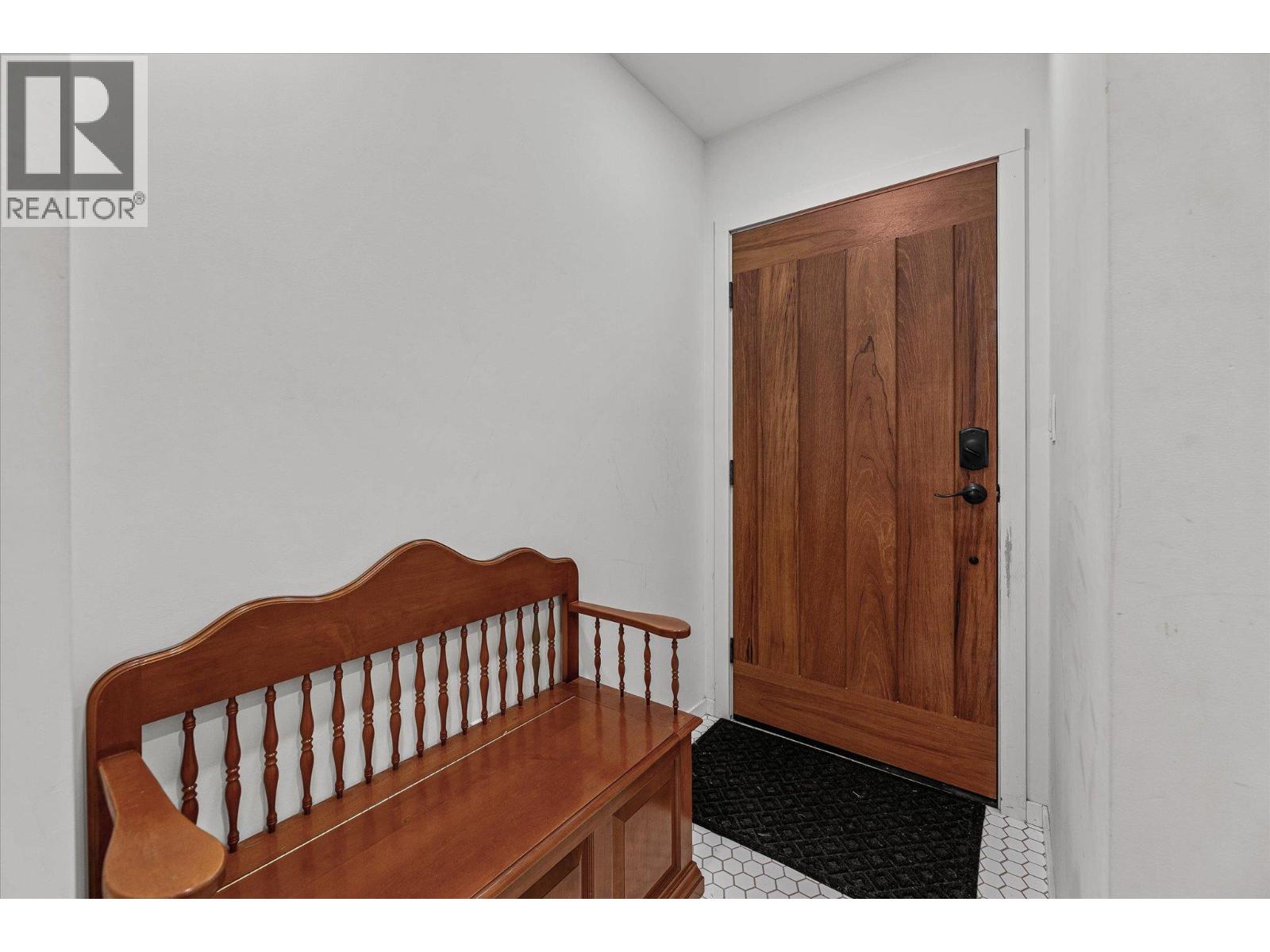 875 Belgo Road, Kelowna, British Columbia  V1X 3A8 - Photo 4 - 10362354