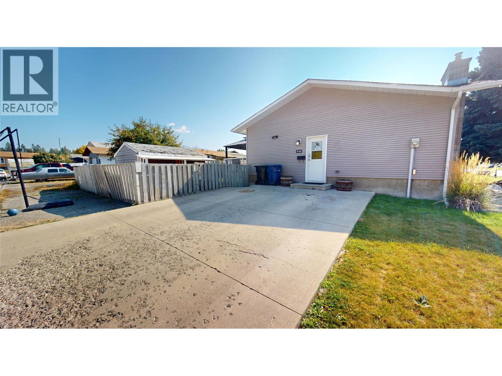 316 22nd Avenue S, Cranbrook, British Columbia  V1C 5K8 - Photo 37 - 10363405