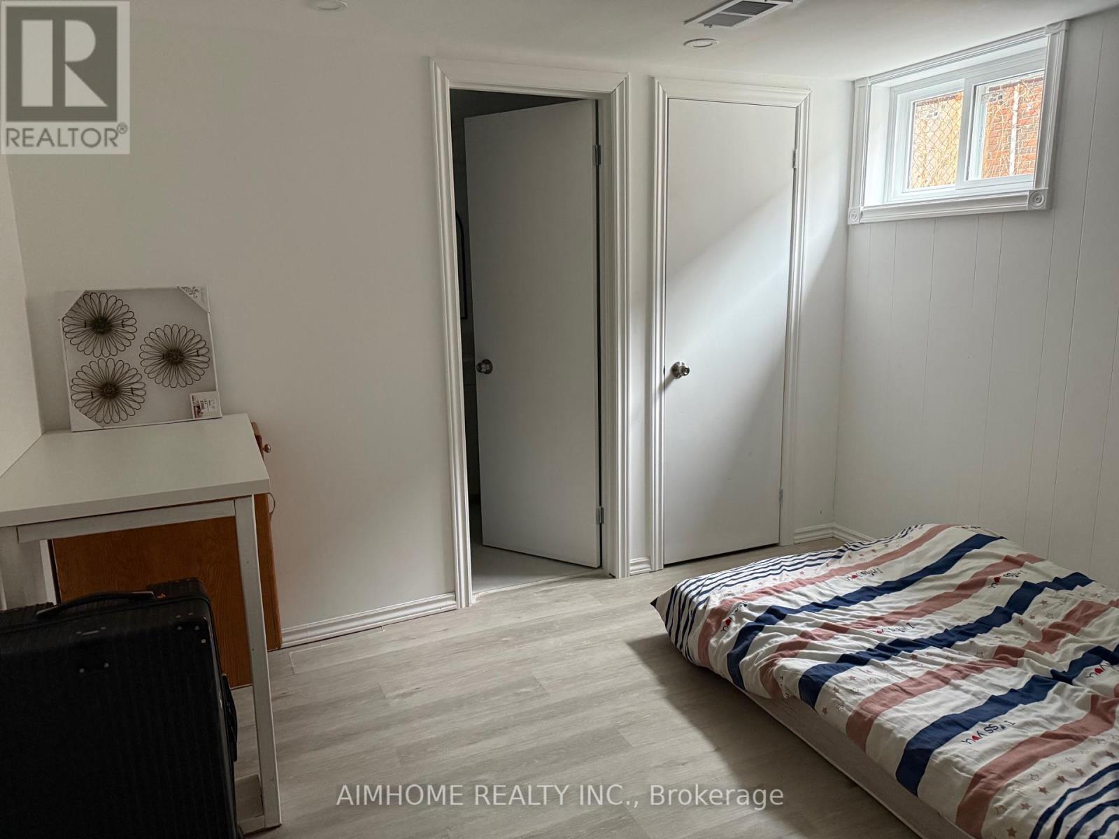 Bsmt - 22 Daleside Crescent, Toronto, Ontario  M4A 2H6 - Photo 13 - C12416519