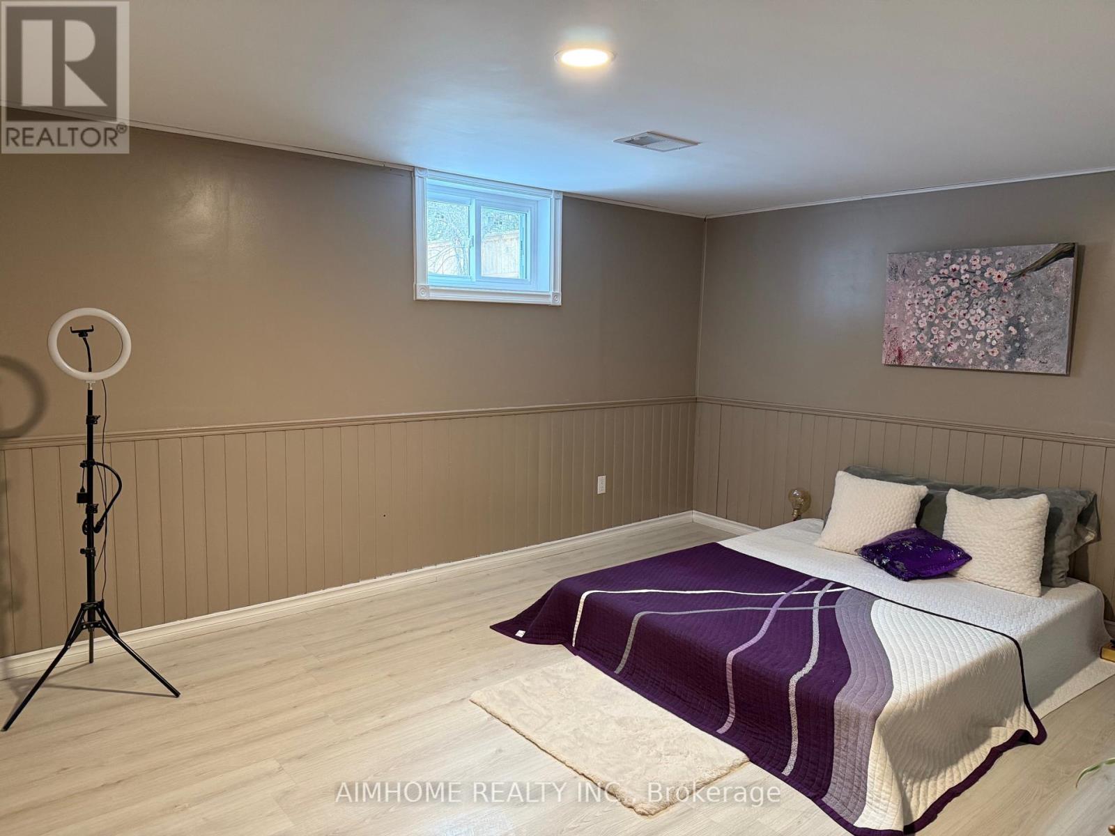 Bsmt - 22 Daleside Crescent, Toronto, Ontario  M4A 2H6 - Photo 2 - C12416519