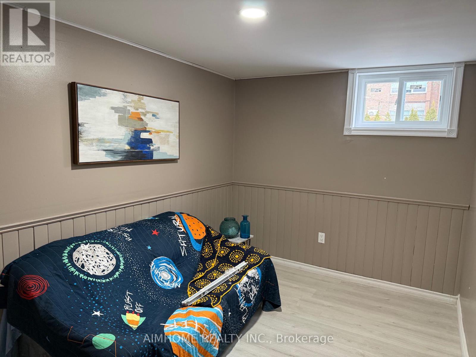 Bsmt - 22 Daleside Crescent, Toronto, Ontario  M4A 2H6 - Photo 3 - C12416519