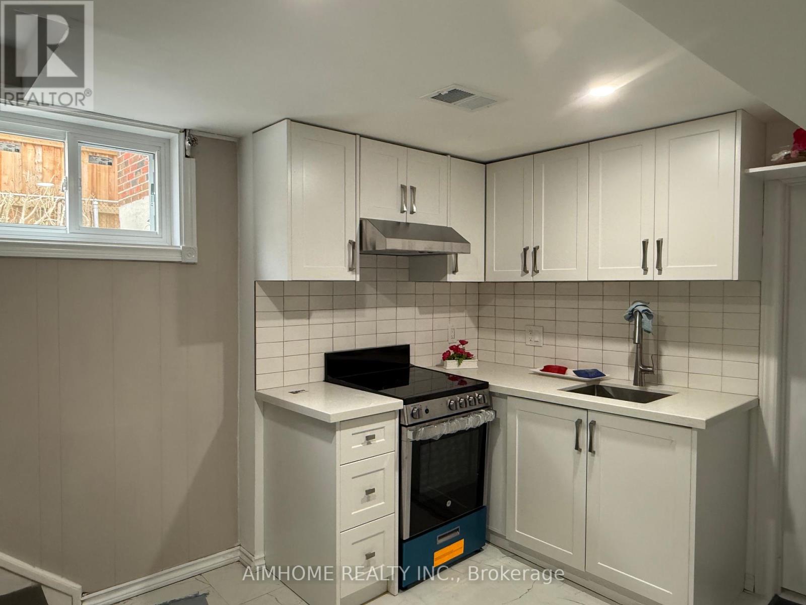 Bsmt - 22 Daleside Crescent, Toronto, Ontario  M4A 2H6 - Photo 6 - C12416519