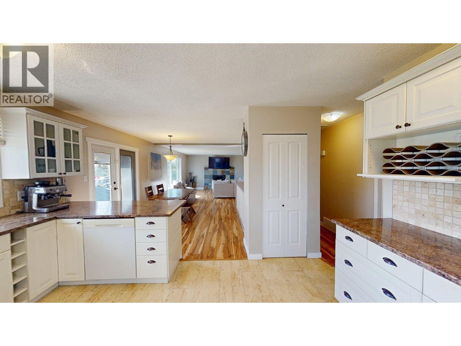 13223 Lakeshore Drive, Fort St. John, British Columbia  V0C 1H0 - Photo 19 - R3050118