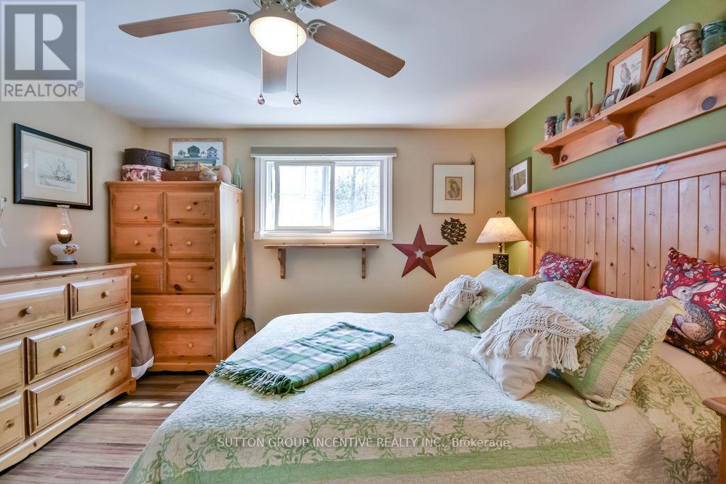 1057 Ferrier Avenue, Innisfil (Lefroy), Ontario  L0L 1W0 - Photo 10 - N12416532
