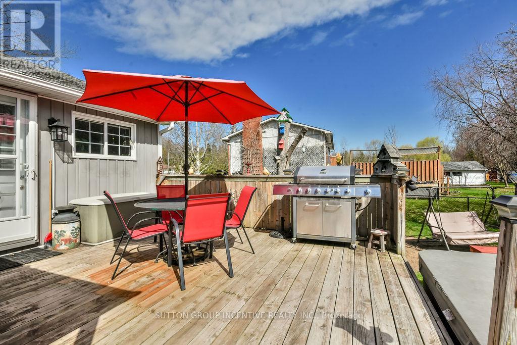 1057 Ferrier Avenue, Innisfil (Lefroy), Ontario  L0L 1W0 - Photo 16 - N12416532