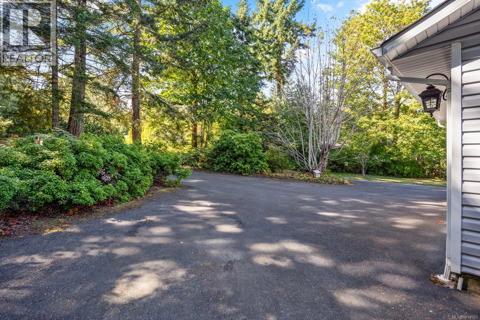 5910 Sea Terrace Rd, Courtenay, British Columbia  V9J 1W1 - Photo 11 - 1014503