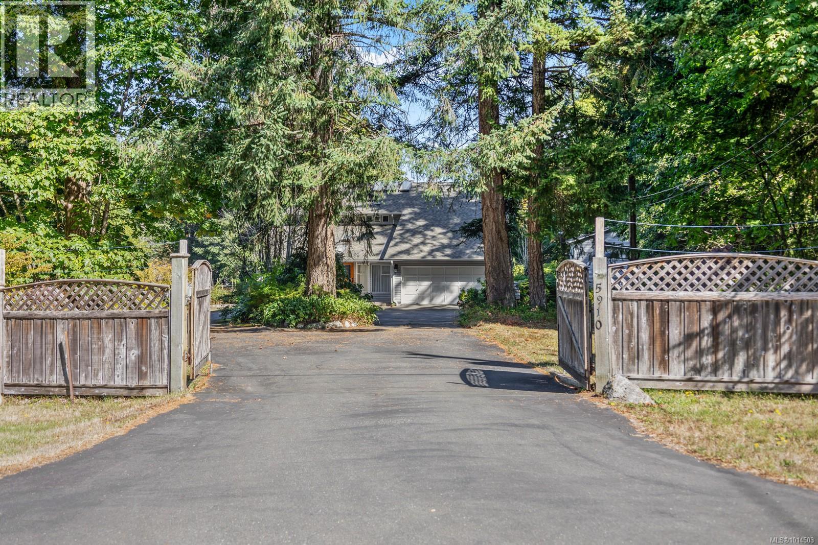 5910 Sea Terrace Rd, Courtenay, British Columbia  V9J 1W1 - Photo 5 - 1014503