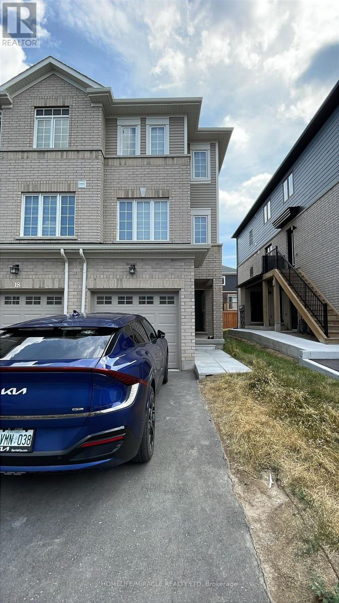 16 WAGON LANE, Barrie, Ontario
