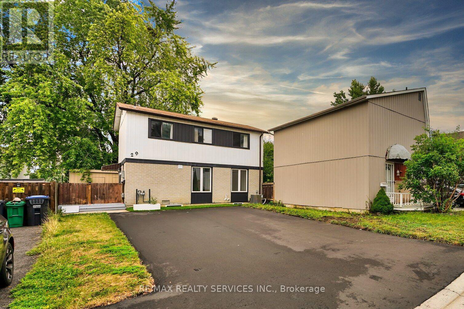 29 HECTOR COURT, Brampton, Ontario