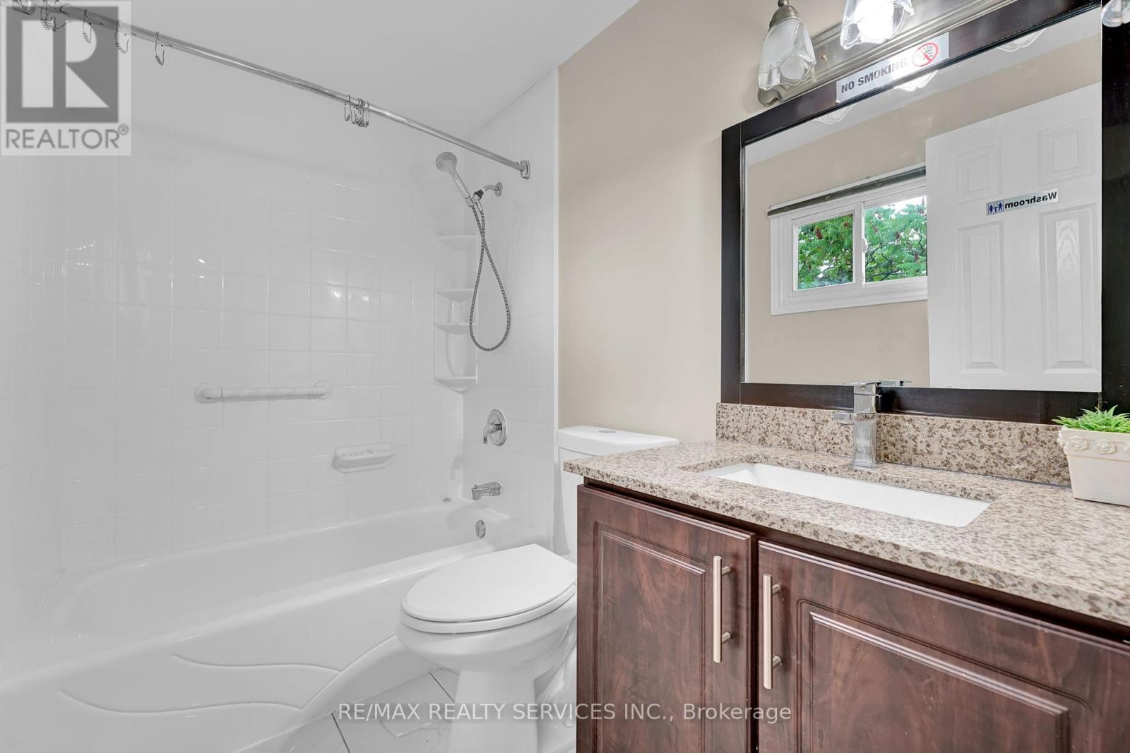 29 Hector Court, Brampton, Ontario  L6S 1P1 - Photo 11 - W12416505