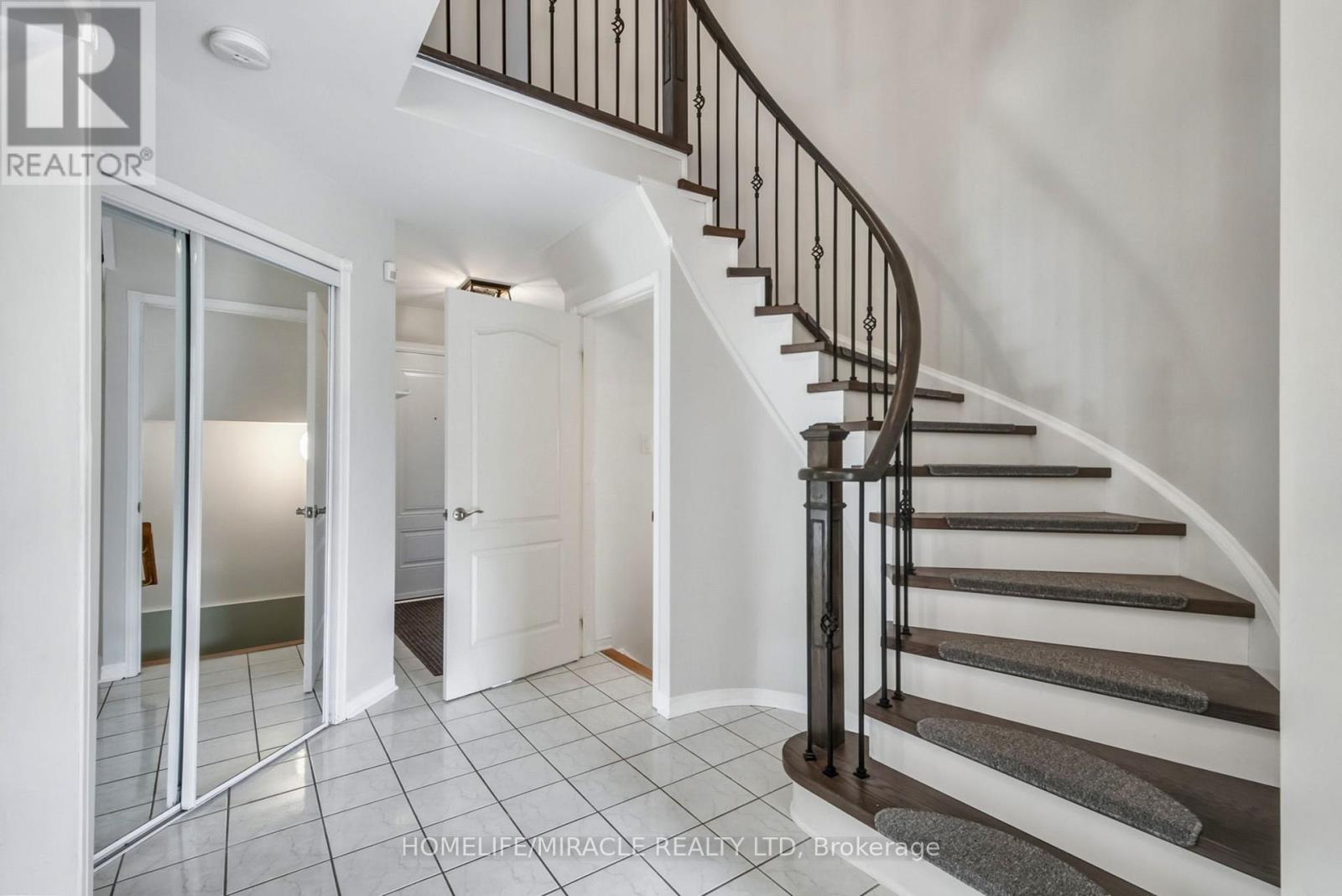 373 Turnberry Crescent, Mississauga, Ontario  L4Z 3W3 - Photo 15 - W12416518