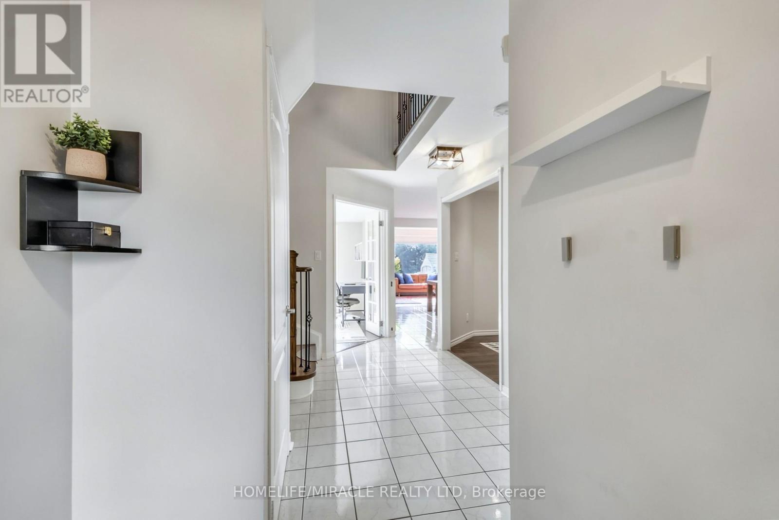 373 Turnberry Crescent, Mississauga, Ontario  L4Z 3W3 - Photo 4 - W12416518